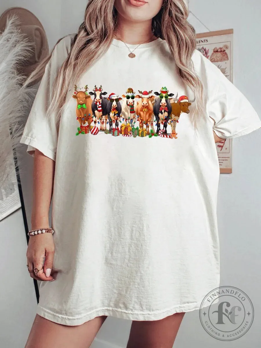 Cute Christmas Cow Family Holiday Celebration Plus Size T-Shirt