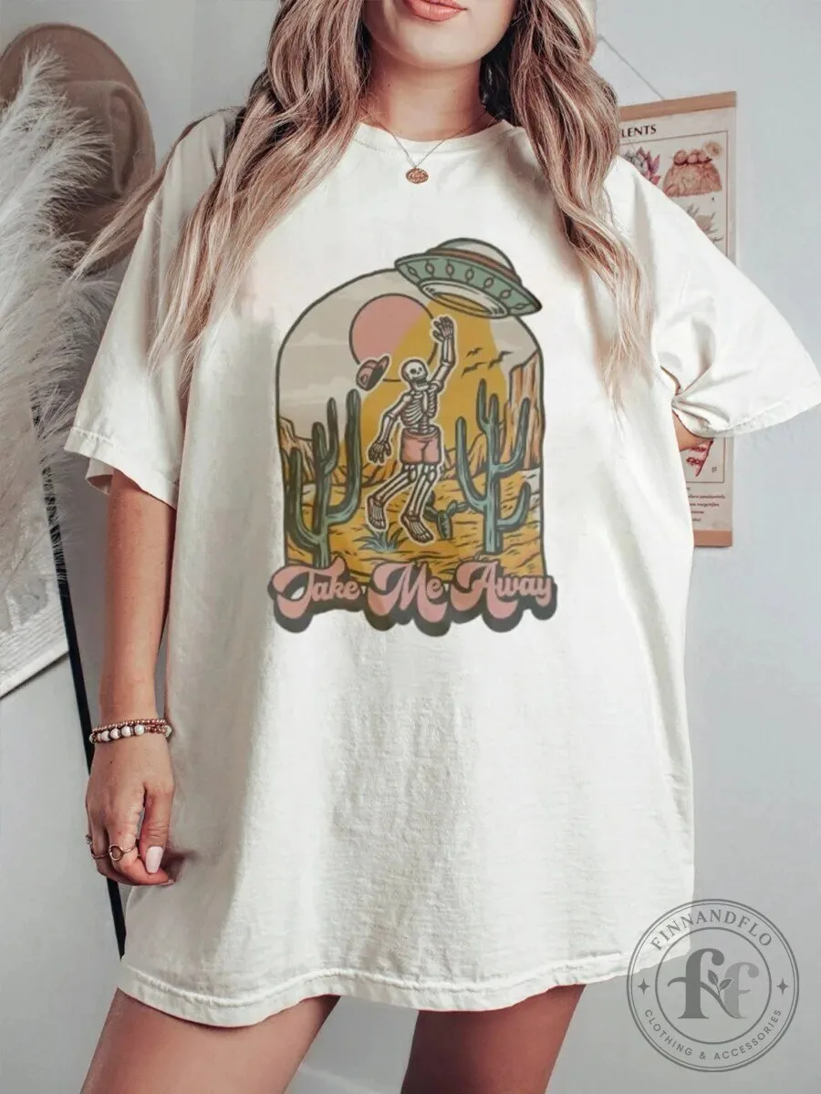 UFO Take Me Away Skeleton Desert Scene Graphic Oversized T-Shirt