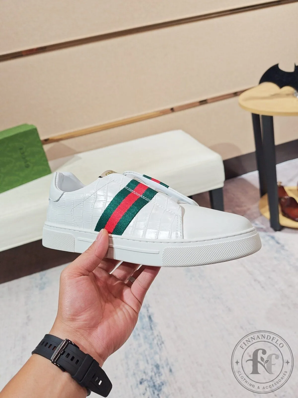 Gucci White Leather Stripe Accent Low Top Sneakers for Men and Women 9 Gucci White Leather Stripe Accent Low Top Sneakers for Men and Women